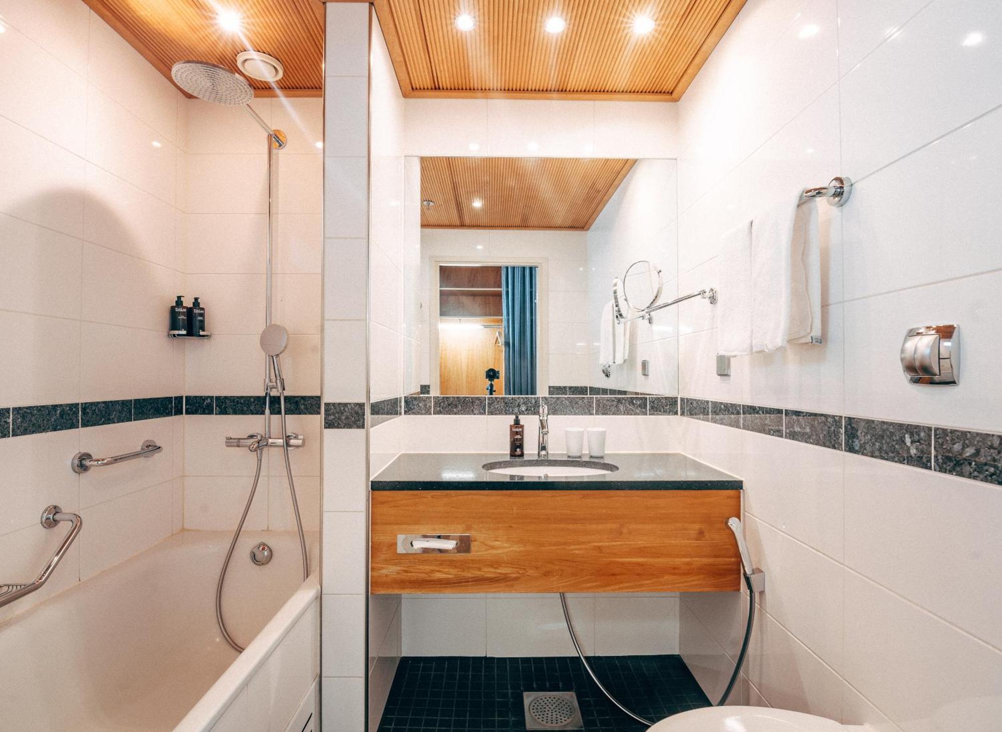 Comfort Hotel Sello إسبو المظهر الخارجي الصورة